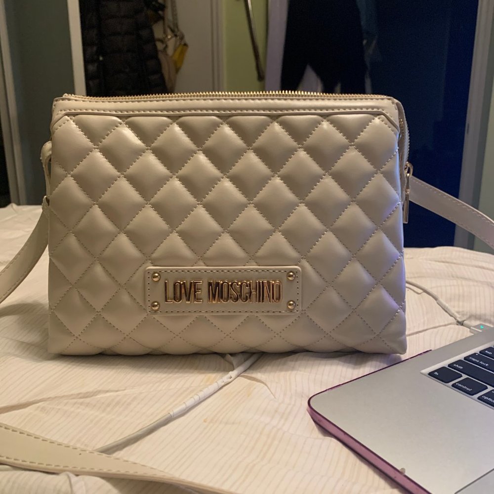 LOVE MOSCHINO DOUBLE QUILTED BAG